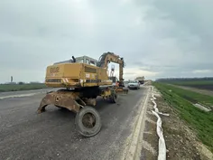 Földmunkagép gumiabroncs szerviz: LIEBHERR 902 kotrógép kerékcseréje útépítésen - 2025. március 28.