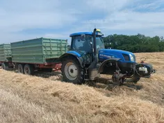 Helyszíni mezőgazdasági gumiabroncs szerviz: New Holland traktor első kerekének szerelése a tarlón - 2026. július 1.
