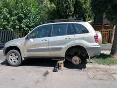 Helyszíni személyautó gumiabroncs javítás: Toyota RAV4 hátsó kerékcseréje - 2026. július 17.